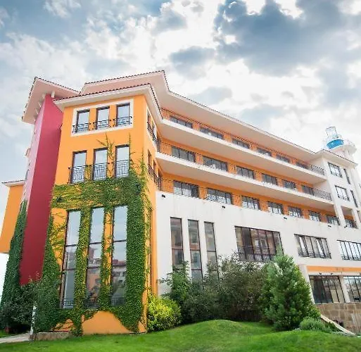 Хотел Fara - Marina Cape 4*