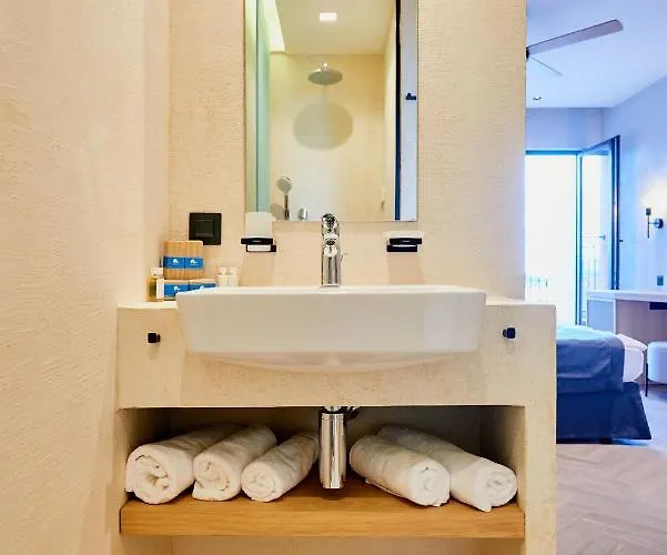 Fara - Marina Cape Хотел Ахелой